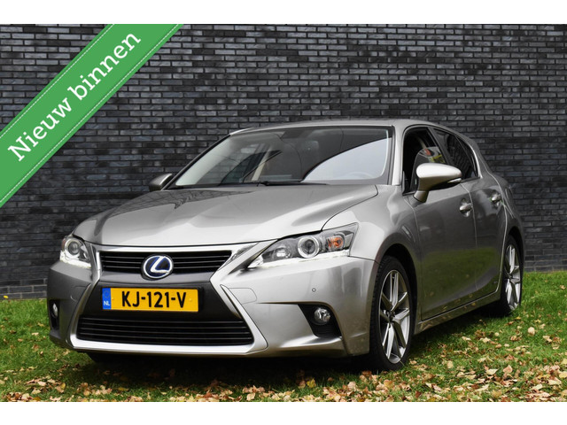 lexus-ct-200h-executive-17-xenon-camera-navi-alcantara-leder-etc.-