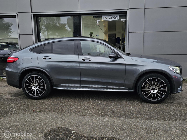 mercedes-benz-glc-coup-250-4matic-amg-line-panorama-burmester-keyless