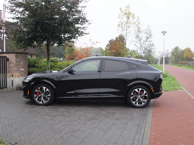 ford-mustang-mach-e-extended-awd-98-kwh---bang--olufsen---360-camera---apple-carplay---cruise-control--