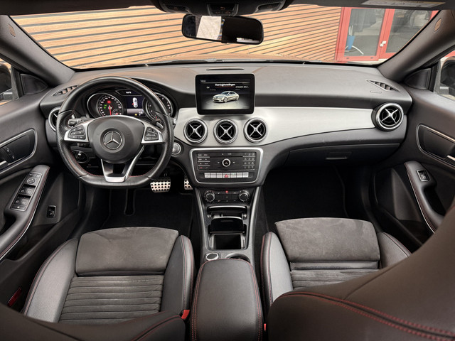 Mercedes-Benz CLA 180 Ambition AMG-Line 18Inch   Sportstoelen   Navi   Telefoon