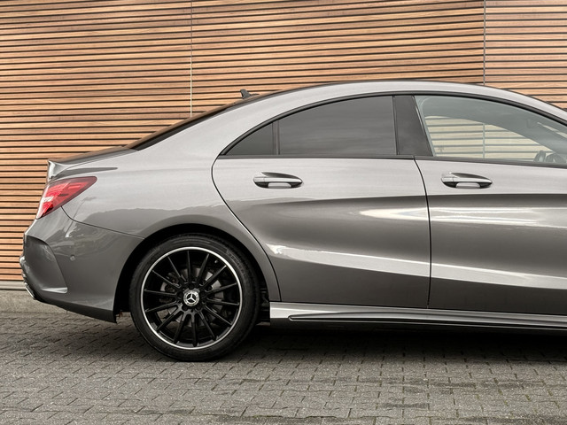Mercedes-Benz CLA 180 Ambition AMG-Line 18Inch   Sportstoelen   Navi   Telefoon