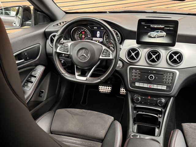 Mercedes-Benz CLA 180 Ambition AMG-Line 18Inch   Sportstoelen   Navi   Telefoon