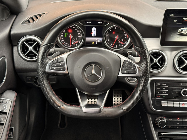 Mercedes-Benz CLA 180 Ambition AMG-Line 18Inch   Sportstoelen   Navi   Telefoon