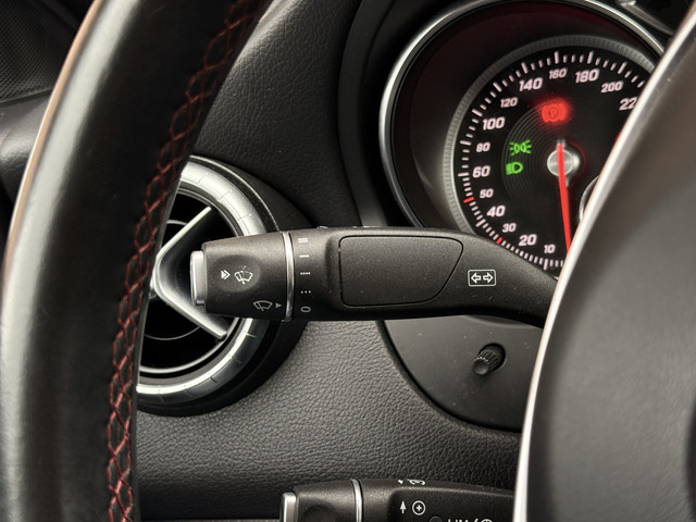 Mercedes-Benz CLA 180 Ambition AMG-Line 18Inch   Sportstoelen   Navi   Telefoon