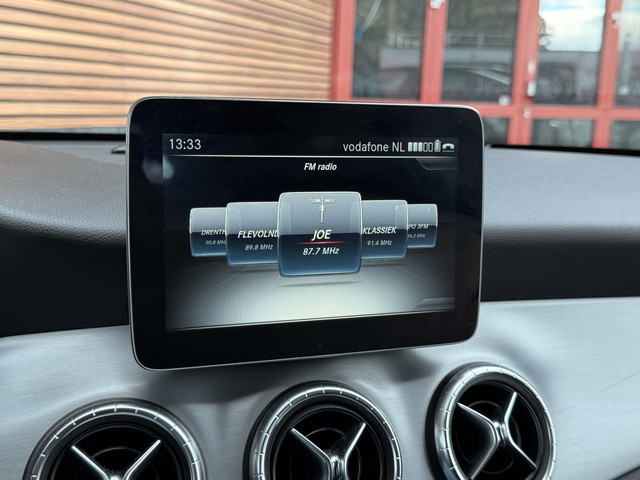 Mercedes-Benz CLA 180 Ambition AMG-Line 18Inch   Sportstoelen   Navi   Telefoon