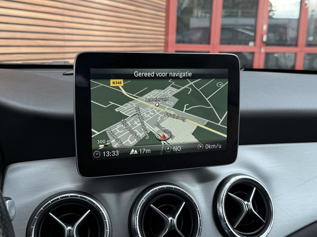 Mercedes-Benz CLA 180 Ambition AMG-Line 18Inch   Sportstoelen   Navi   Telefoon