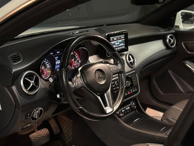 Mercedes-Benz CLA 180|PANORAMA|AUTOMAAT|STOELVERW|