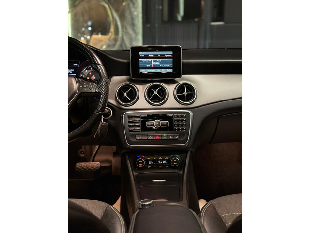 Mercedes-Benz CLA 180|PANORAMA|AUTOMAAT|STOELVERW|