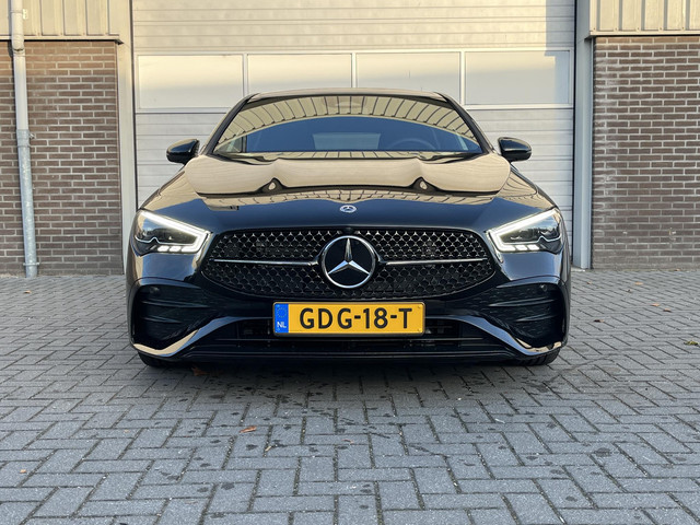 Mercedes-Benz CLA Shooting Brake 180 Star Edition AMG | Night Pakket | Panoramadak | MULTIBEAM LED Koplampen | Dodehoekassistent | Apple CarPlay |