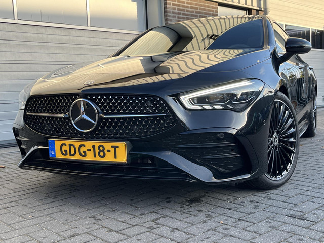 Mercedes-Benz CLA Shooting Brake 180 Star Edition AMG | Night Pakket | Panoramadak | MULTIBEAM LED Koplampen | Dodehoekassistent | Apple CarPlay |