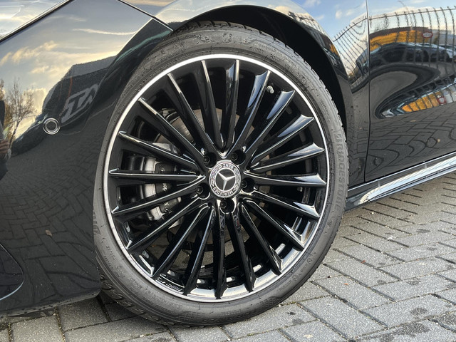 Mercedes-Benz CLA Shooting Brake 180 Star Edition AMG | Night Pakket | Panoramadak | MULTIBEAM LED Koplampen | Dodehoekassistent | Apple CarPlay |