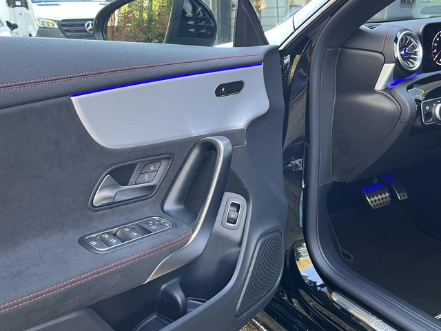 Mercedes-Benz CLA Shooting Brake 180 Star Edition AMG | Night Pakket | Panoramadak | MULTIBEAM LED Koplampen | Dodehoekassistent | Apple CarPlay |