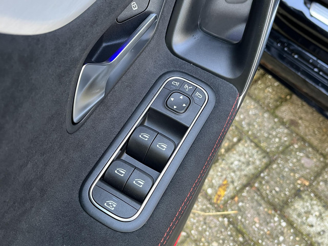 Mercedes-Benz CLA Shooting Brake 180 Star Edition AMG | Night Pakket | Panoramadak | MULTIBEAM LED Koplampen | Dodehoekassistent | Apple CarPlay |