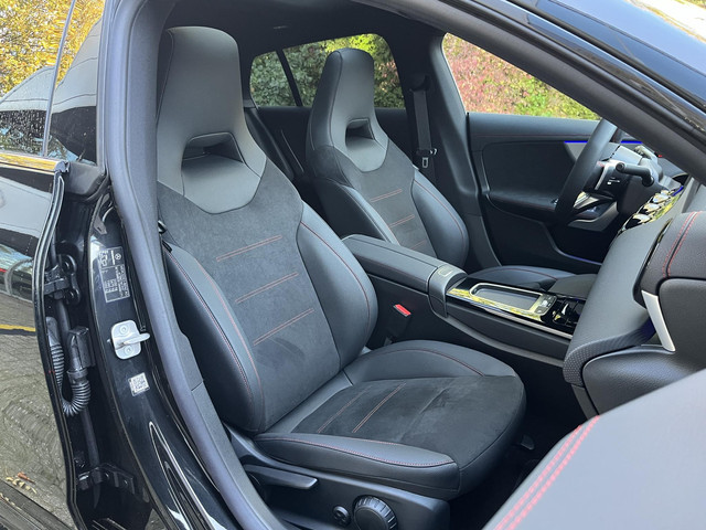 Mercedes-Benz CLA Shooting Brake 180 Star Edition AMG | Night Pakket | Panoramadak | MULTIBEAM LED Koplampen | Dodehoekassistent | Apple CarPlay |