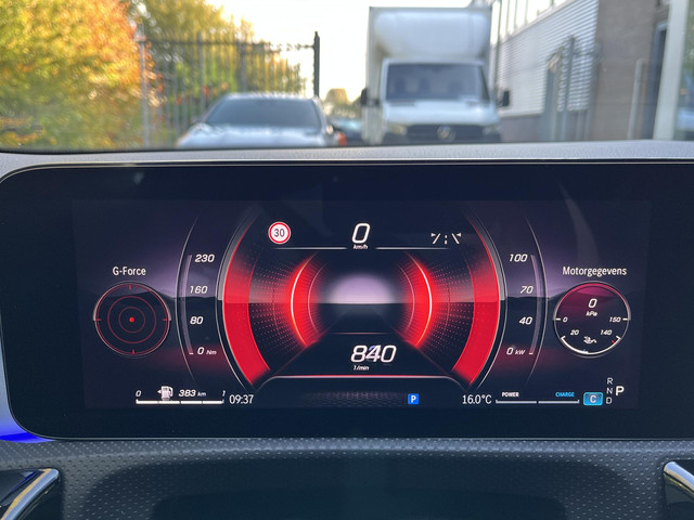 Mercedes-Benz CLA Shooting Brake 180 Star Edition AMG | Night Pakket | Panoramadak | MULTIBEAM LED Koplampen | Dodehoekassistent | Apple CarPlay |