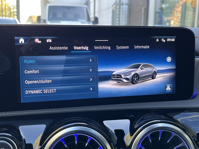 Mercedes-Benz CLA Shooting Brake 180 Star Edition AMG | Night Pakket | Panoramadak | MULTIBEAM LED Koplampen | Dodehoekassistent | Apple CarPlay |