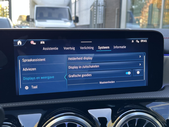 Mercedes-Benz CLA Shooting Brake 180 Star Edition AMG | Night Pakket | Panoramadak | MULTIBEAM LED Koplampen | Dodehoekassistent | Apple CarPlay |