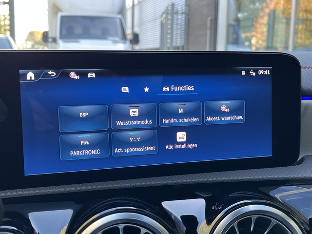 Mercedes-Benz CLA Shooting Brake 180 Star Edition AMG | Night Pakket | Panoramadak | MULTIBEAM LED Koplampen | Dodehoekassistent | Apple CarPlay |
