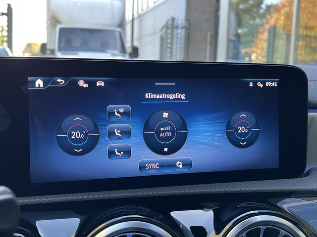 Mercedes-Benz CLA Shooting Brake 180 Star Edition AMG | Night Pakket | Panoramadak | MULTIBEAM LED Koplampen | Dodehoekassistent | Apple CarPlay |