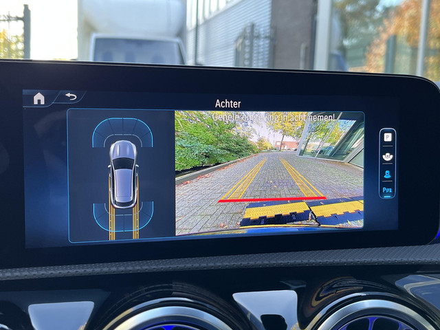 Mercedes-Benz CLA Shooting Brake 180 Star Edition AMG | Night Pakket | Panoramadak | MULTIBEAM LED Koplampen | Dodehoekassistent | Apple CarPlay |