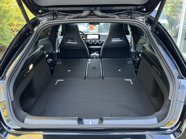 Mercedes-Benz CLA Shooting Brake 180 Star Edition AMG | Night Pakket | Panoramadak | MULTIBEAM LED Koplampen | Dodehoekassistent | Apple CarPlay |