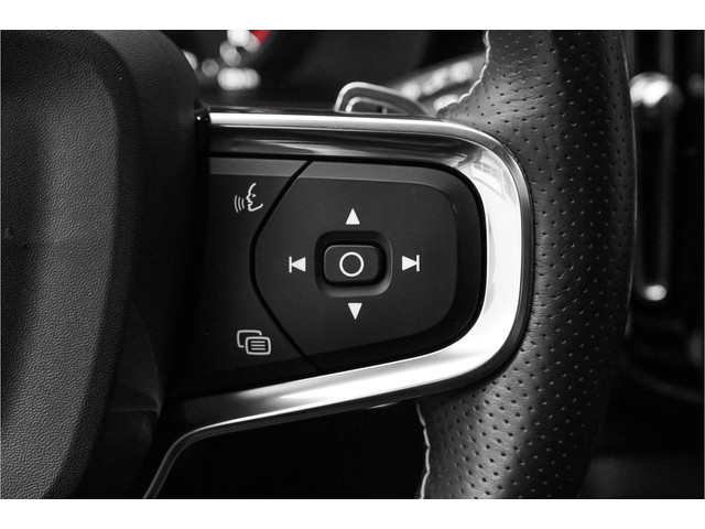 Volvo XC40 2.0 T5 AWD R-Design Pano Camera ACC 20