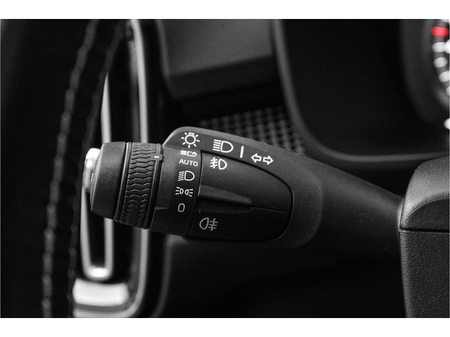 Volvo XC40 2.0 T5 AWD R-Design Pano Camera ACC 20