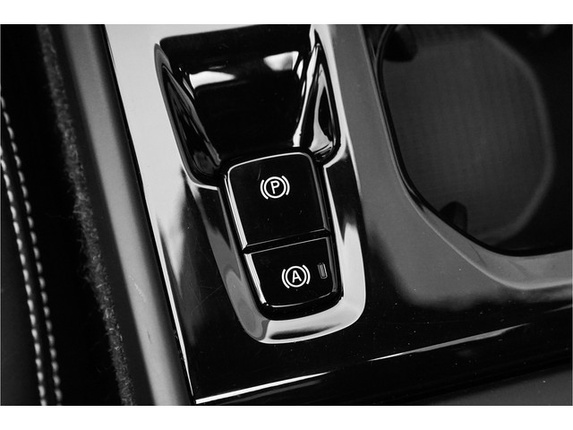 Volvo XC40 2.0 T5 AWD R-Design Pano Camera ACC 20