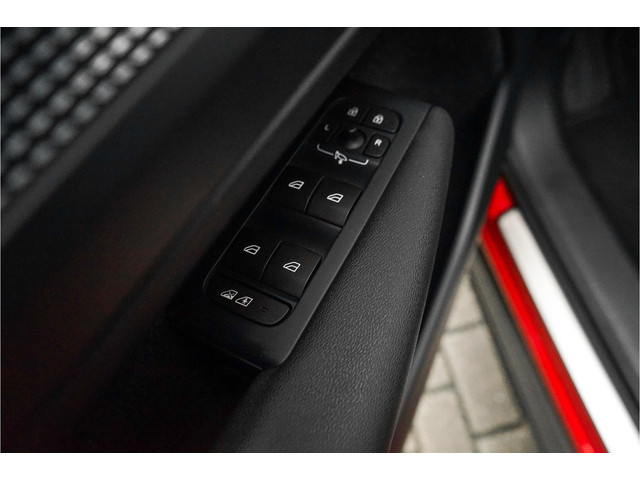 Volvo XC40 2.0 T5 AWD R-Design Pano Camera ACC 20
