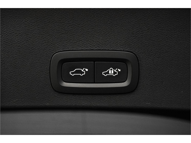 Volvo XC40 2.0 T5 AWD R-Design Pano Camera ACC 20