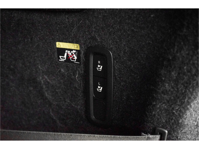 Volvo XC40 2.0 T5 AWD R-Design Pano Camera ACC 20