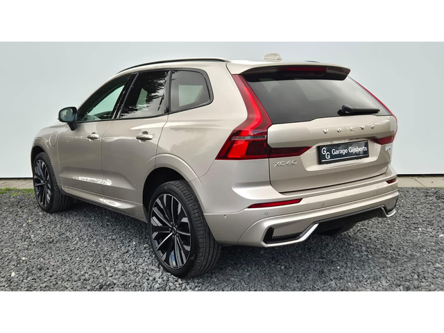 Volvo XC60 2.0 T8 Plug-in hybrid AWD Ultra Dark Zeer Compleet - MY 2026 - Luchtvering - 21” Wielen - Panorama dak - Lighting –Head up - B&W