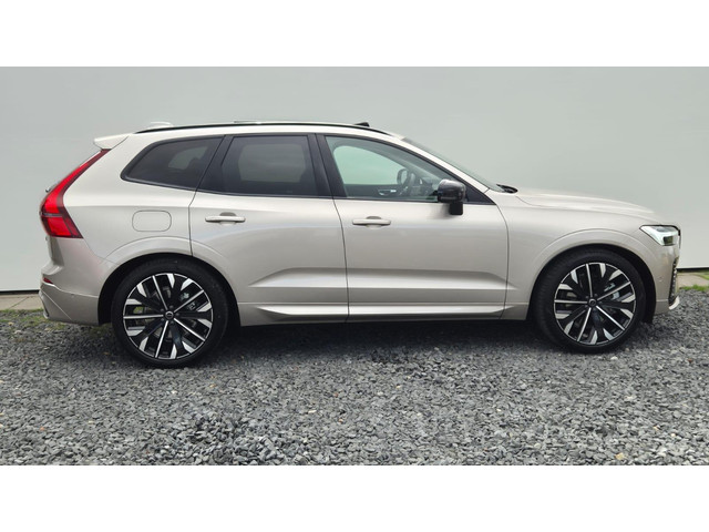 Volvo XC60 2.0 T8 Plug-in hybrid AWD Ultra Dark Zeer Compleet - MY 2026 - Luchtvering - 21” Wielen - Panorama dak - Lighting –Head up - B&W