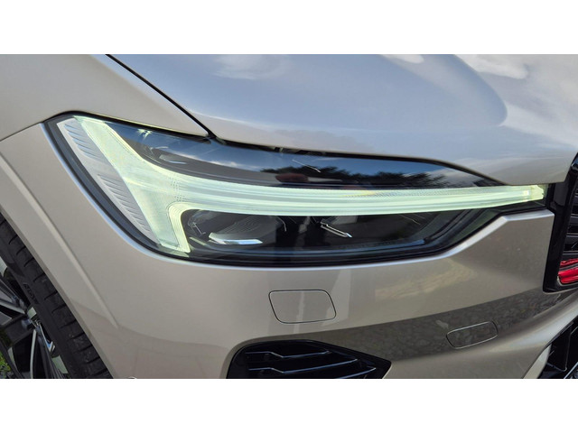 Volvo XC60 2.0 T8 Plug-in hybrid AWD Ultra Dark Zeer Compleet - MY 2026 - Luchtvering - 21” Wielen - Panorama dak - Lighting –Head up - B&W