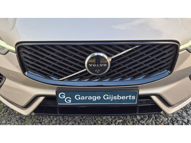 Volvo XC60 2.0 T8 Plug-in hybrid AWD Ultra Dark Zeer Compleet - MY 2026 - Luchtvering - 21” Wielen - Panorama dak - Lighting –Head up - B&W