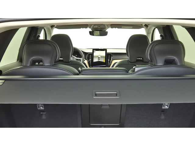 Volvo XC60 2.0 T8 Plug-in hybrid AWD Ultra Dark Zeer Compleet - MY 2026 - Luchtvering - 21” Wielen - Panorama dak - Lighting –Head up - B&W