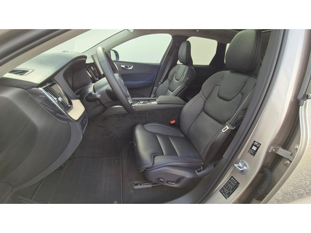 Volvo XC60 2.0 T8 Plug-in hybrid AWD Ultra Dark Zeer Compleet - MY 2026 - Luchtvering - 21” Wielen - Panorama dak - Lighting –Head up - B&W