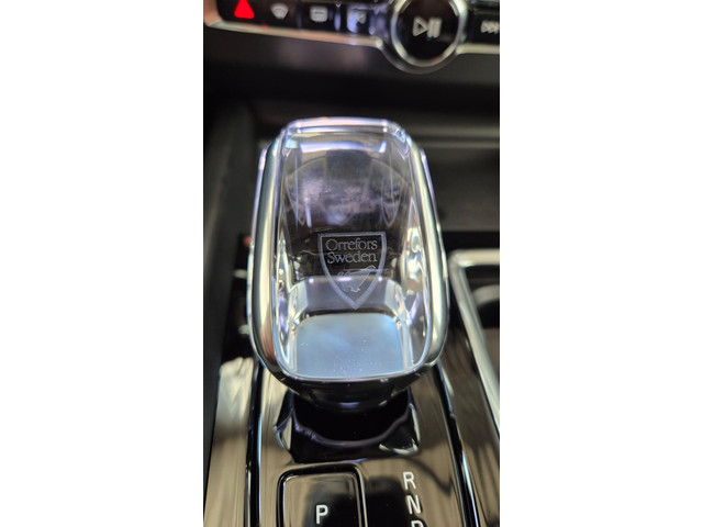 Volvo XC60 2.0 T8 Plug-in hybrid AWD Ultra Dark Zeer Compleet - MY 2026 - Luchtvering - 21” Wielen - Panorama dak - Lighting –Head up - B&W