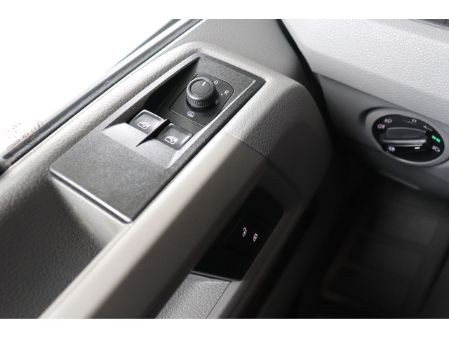 Volkswagen Crafter 2.0 TDI L3H3 EURO 6 - Airco - Navi - Cruise - PDC - € 16.900,- Excl.