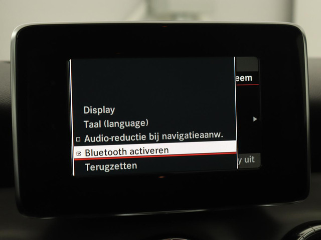 Mercedes-Benz CLA 200 Edition 1 | Panoramadak | Stoelverwarming | Xenon | Half leder | Navigatie | Climate control | Cruise control