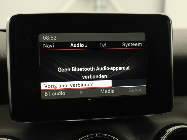 Mercedes-Benz CLA 200 Edition 1 | Panoramadak | Stoelverwarming | Xenon | Half leder | Navigatie | Climate control | Cruise control