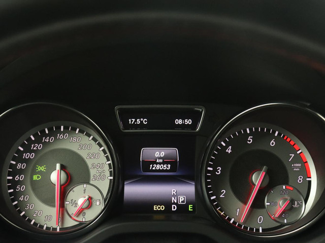 Mercedes-Benz CLA 200 Edition 1 | Panoramadak | Stoelverwarming | Xenon | Half leder | Navigatie | Climate control | Cruise control