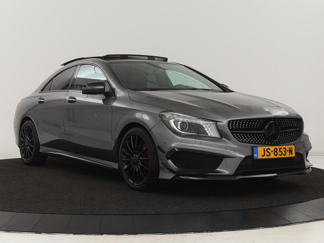 Mercedes-Benz CLA 200 Edition 1 | Panoramadak | Stoelverwarming | Xenon | Half leder | Navigatie | Climate control | Cruise control