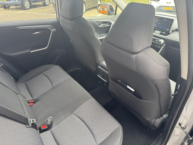 Toyota RAV4 2.0 VVT-iE Dynamic TREKHAAK 2000KG TREKGEW STOEL STUURVERW BLIND SPOT CLIMA APPLE ANDROID PARK-SENSOREN CAMERA KEYLESS AD-CRUISE