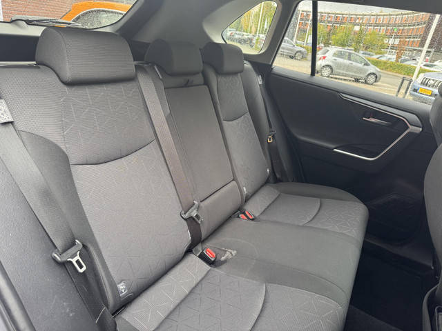 Toyota RAV4 2.0 VVT-iE Dynamic TREKHAAK 2000KG TREKGEW STOEL STUURVERW BLIND SPOT CLIMA APPLE ANDROID PARK-SENSOREN CAMERA KEYLESS AD-CRUISE