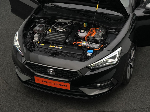 Seat Leon 1.4 TSI eHybrid 204 pk DSG PHEV FR Business Intense | Panoramadak | Stuur- stoelverwarming | Achteruitrijcamera | Navigatie