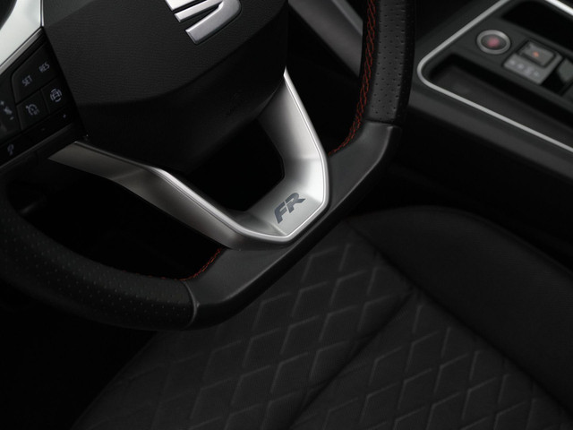 Seat Leon 1.4 TSI eHybrid 204 pk DSG PHEV FR Business Intense | Panoramadak | Stuur- stoelverwarming | Achteruitrijcamera | Navigatie