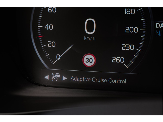 Volvo XC40 1.5 T2 Aut. Business Pro Navigatie  Camera  Blis  Stoel-stuurverwarming  Elektr. achterklep  Carplay