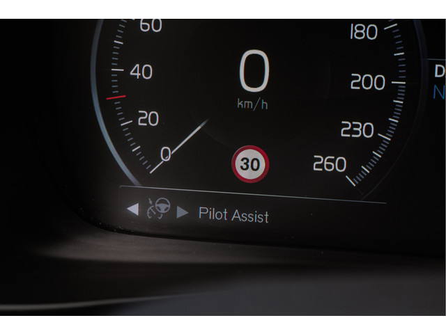Volvo XC40 1.5 T2 Aut. Business Pro Navigatie  Camera  Blis  Stoel-stuurverwarming  Elektr. achterklep  Carplay