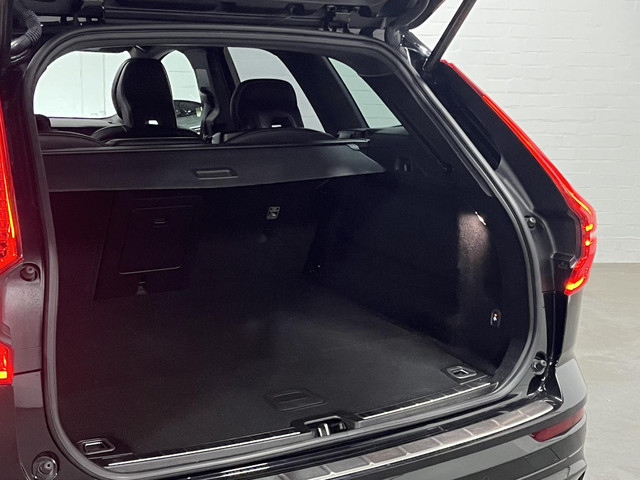 Volvo XC60 2.0 T6 Plug-in hybrid AWD R-Design Open dak | Trekhaak | Adapt. cruise | Head-up | 360 graden camera | Stoelventilatie